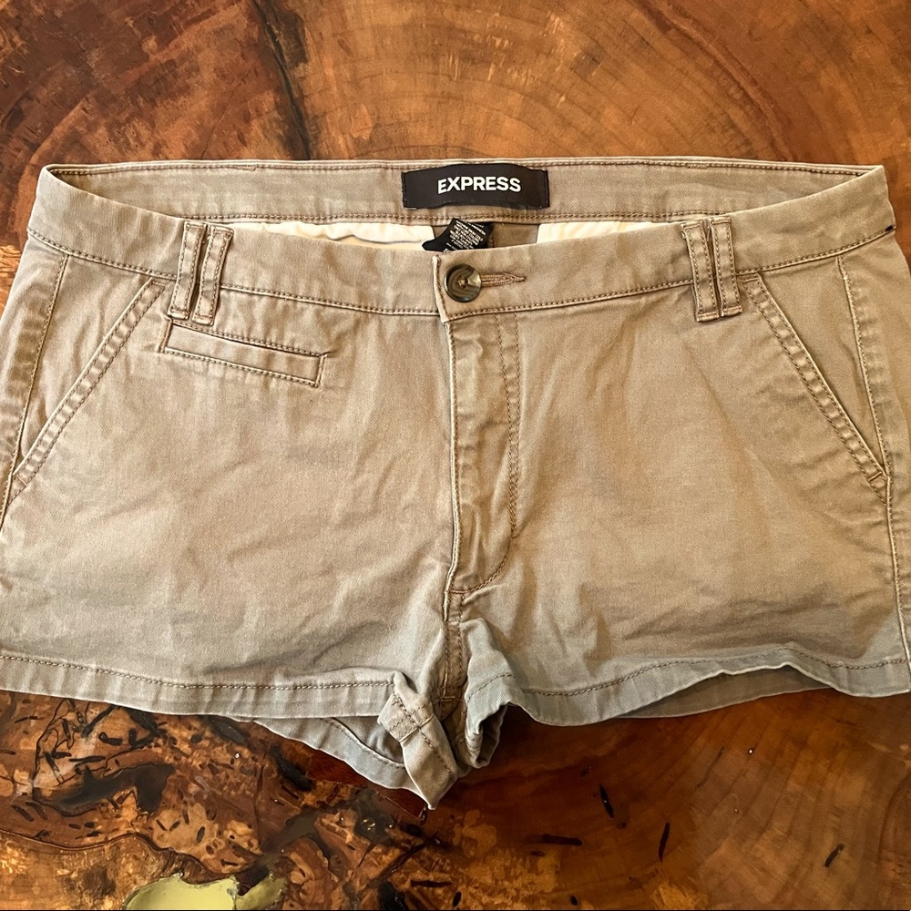 Express Size 10 khaki shorts